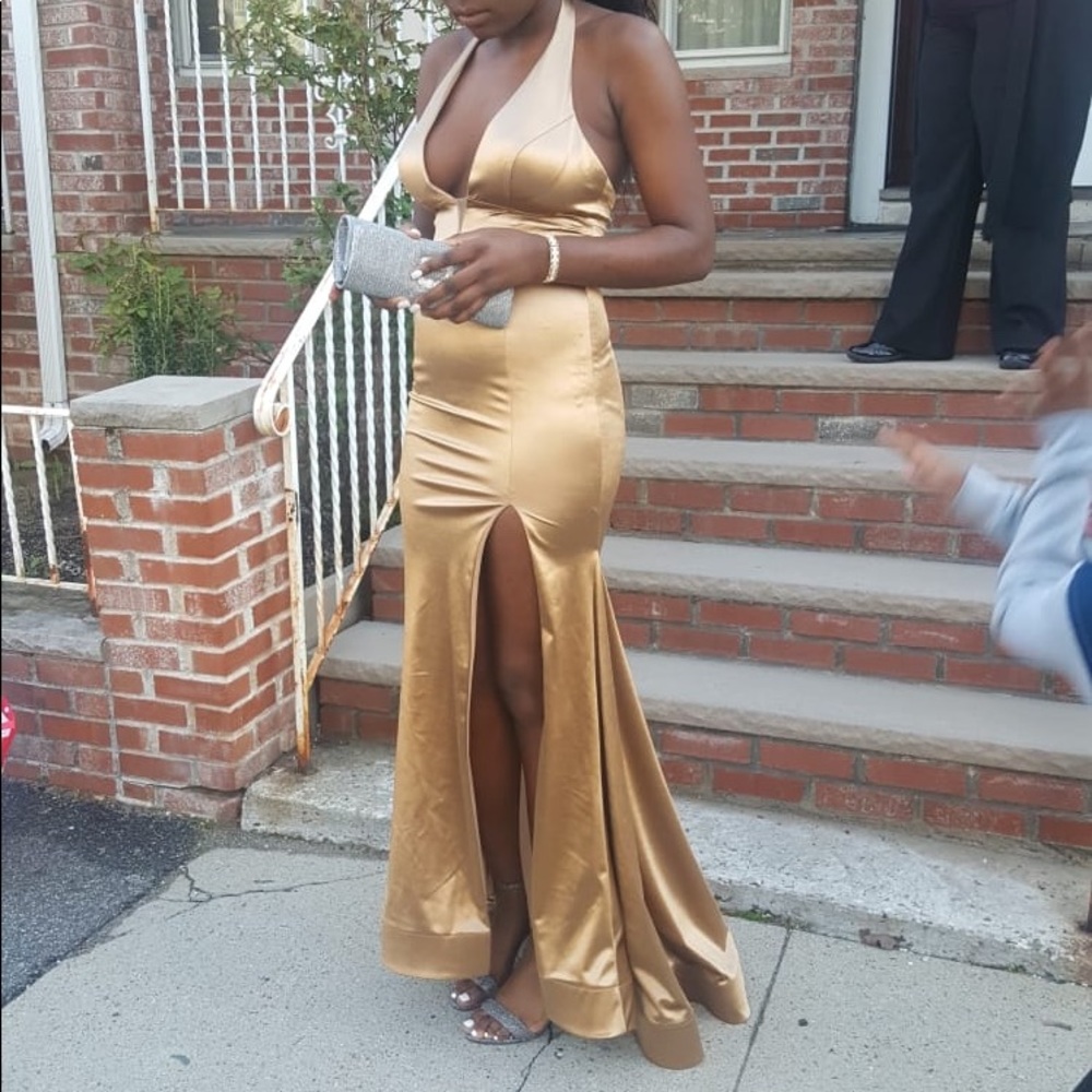 Prom dress, size 6. Great Condition! - Picture 2 of 5